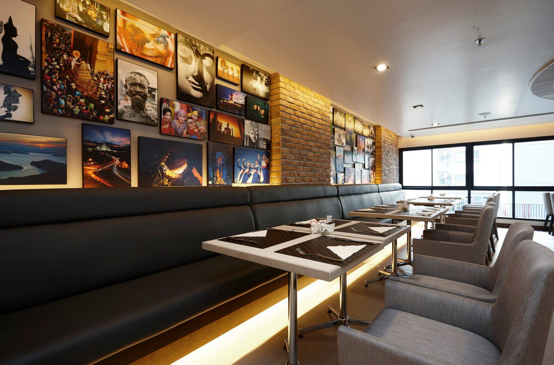 12 Noodles & Rice Cafe